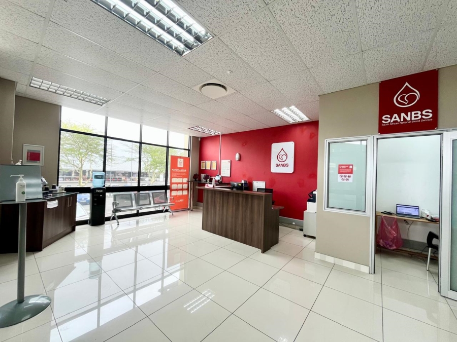 To Let commercial Property for Rent in Beacon Bay North Eastern Cape